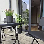 Raclawicka Апартаменты *