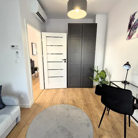 Raclawicka Apartment *