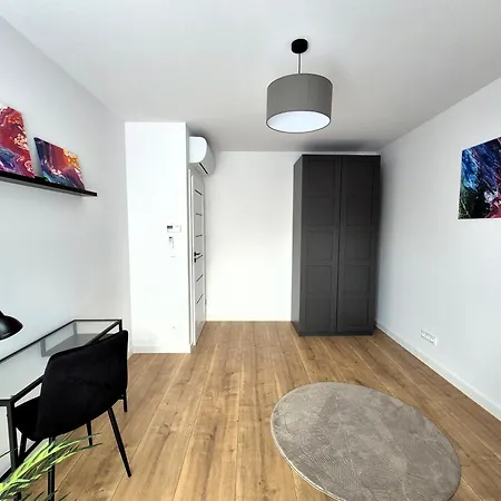 Raclawicka Apartment *
