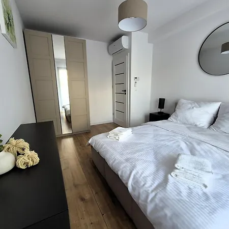 Raclawicka Apartment *